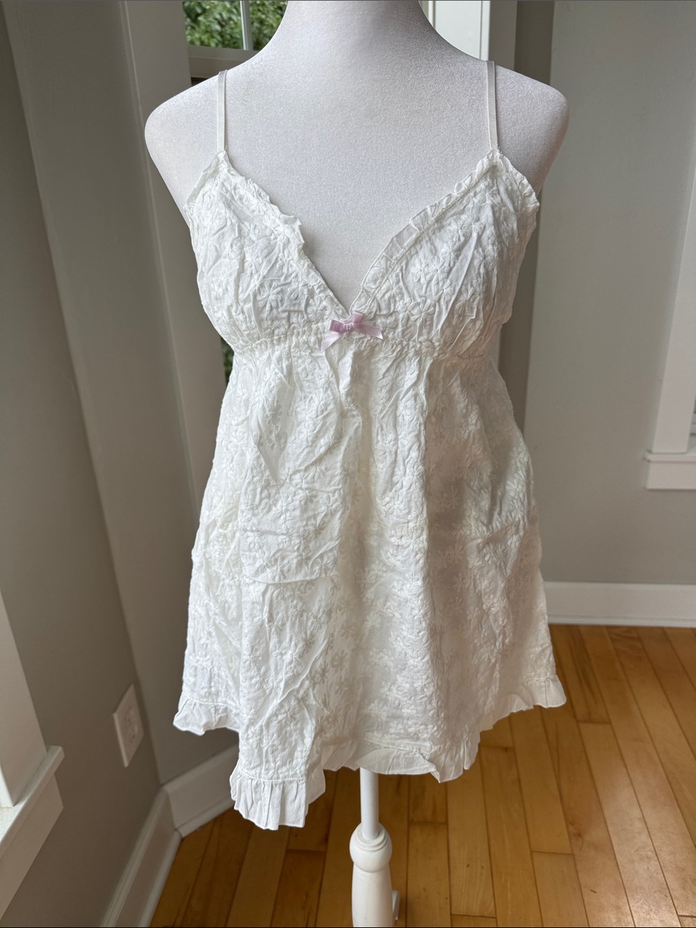 Victoria's Secret White Embroidered Cotton Cami Tank with Pink Bow Accent Small